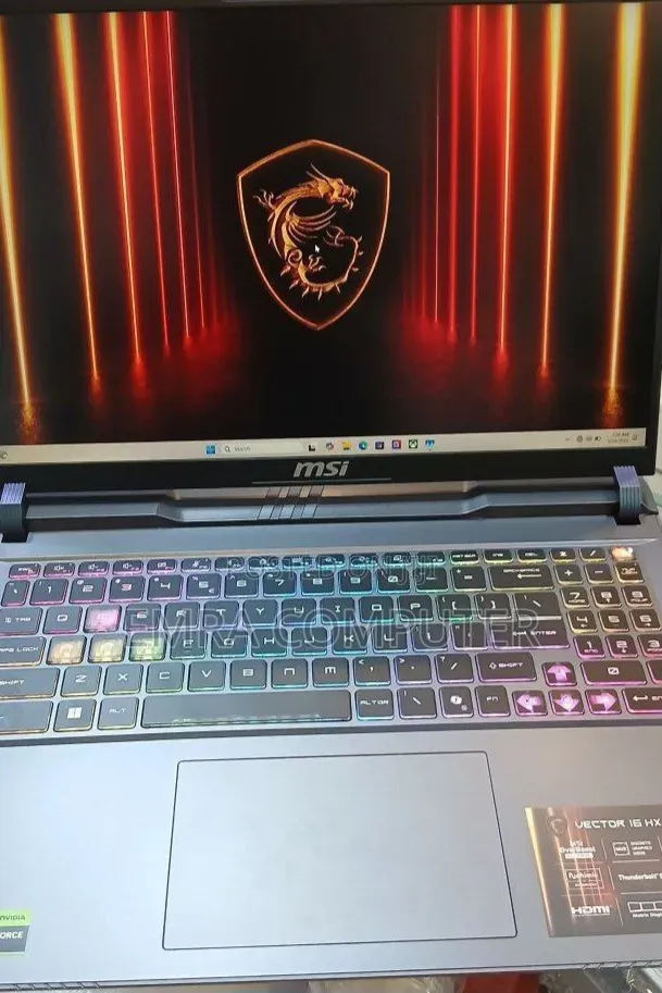 New Laptop MSI Vector 16 HX AI A2XWIG 16GB AMD Ryzen 7 SSD 1T
