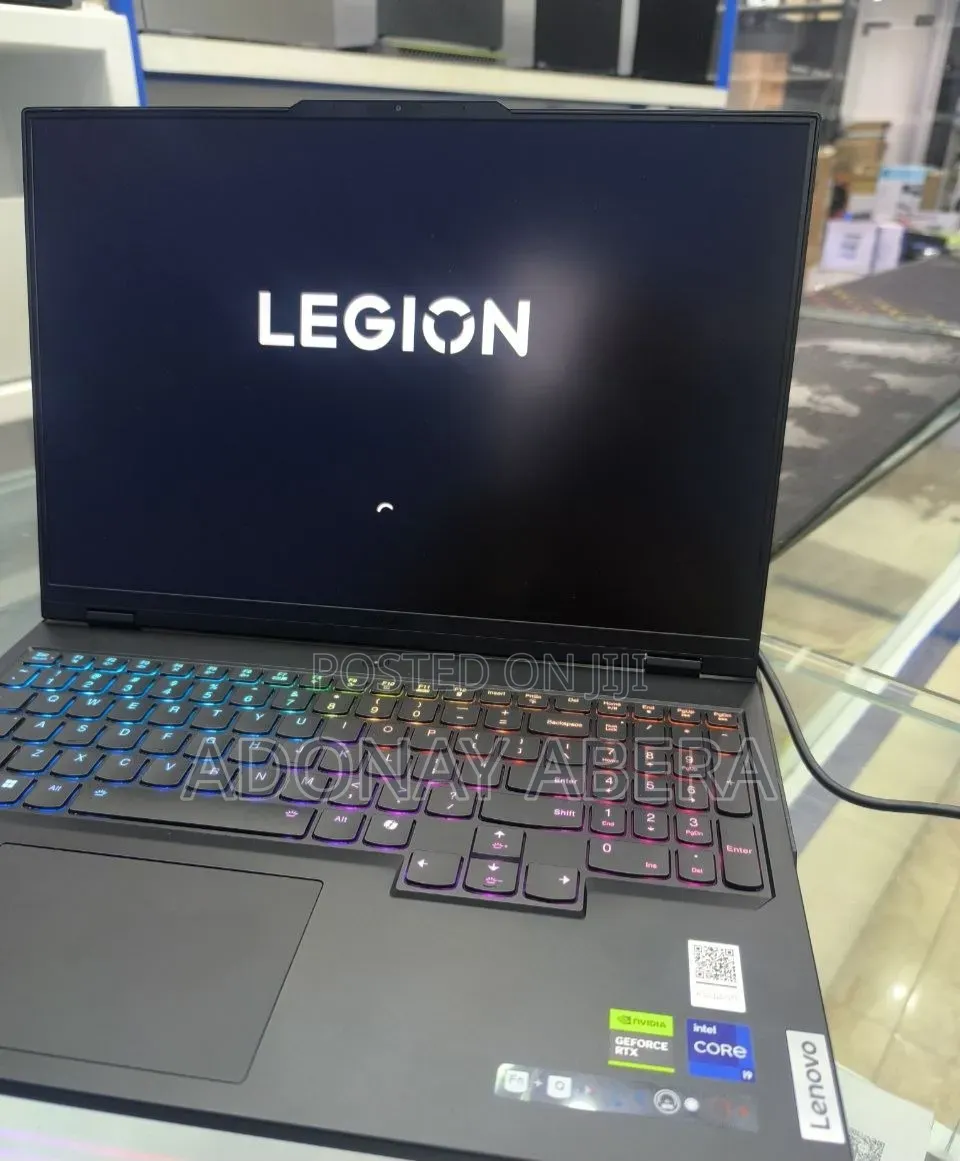 New Laptop Lenovo Legion Pro 7 32GB Intel Core i9 SSD 1T