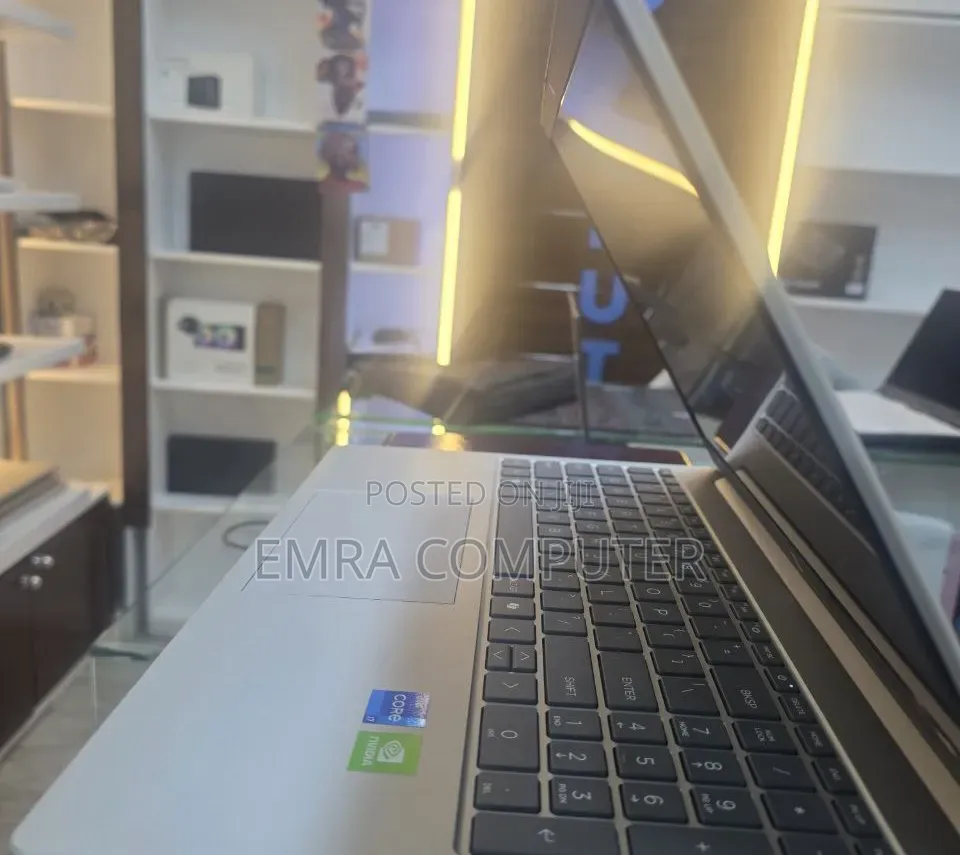 New Laptop HP 8GB Intel Core i7 SSD 512GB