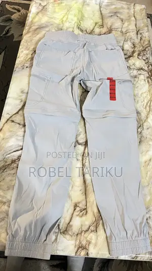. Eddie Bauer Youth Convertible Jogger Pants in Size Medium (10/12)