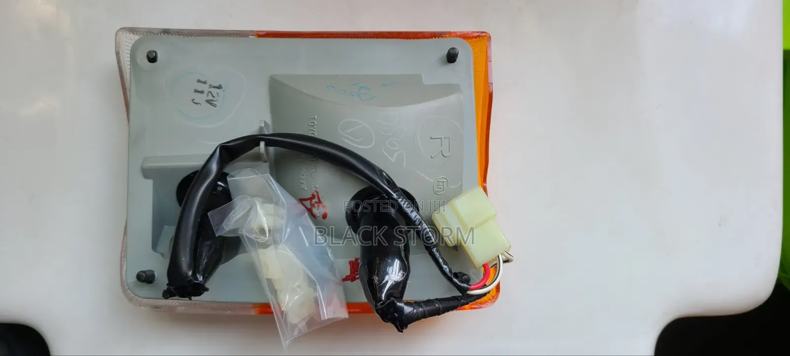 Original Toyota Koito Front Right Indicator/Parking Light 12v