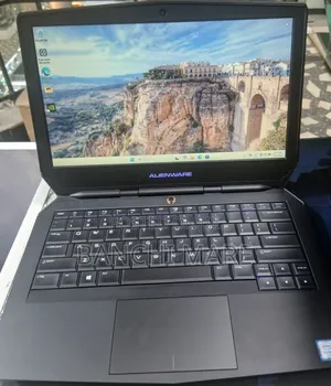New Laptop Alienware 13 R2 16GB Intel Core i5 SSD 256GB