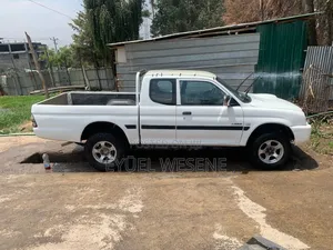 Mitsubishi L200 2004 White