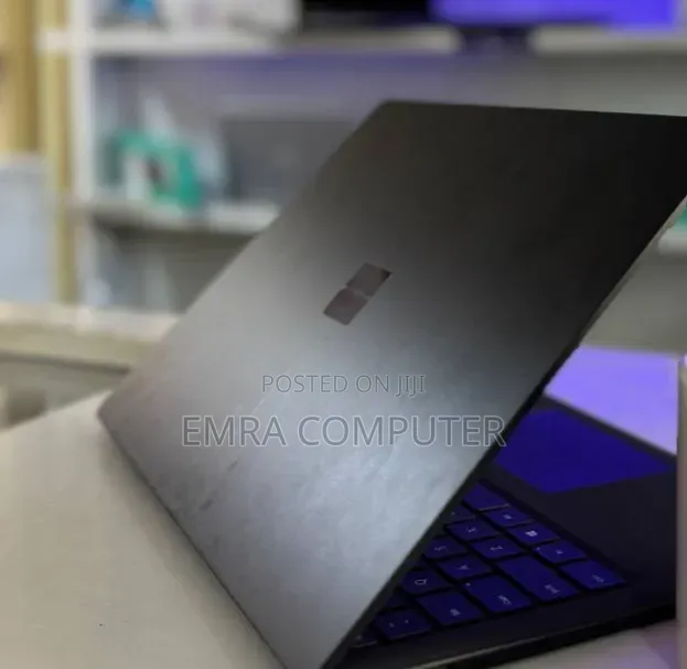 New Laptop Apple 8GB Intel Core i7 SSD 256GB