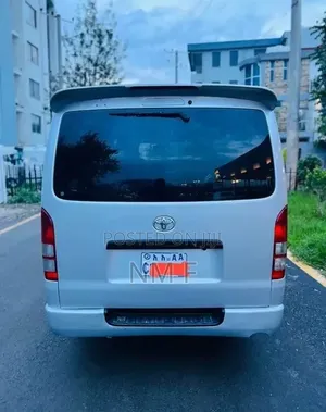 Toyota HiAce 2005 Silver