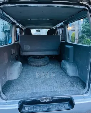 Toyota HiAce 2005 Silver