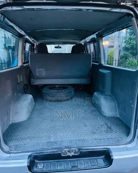 Toyota HiAce 2005 Silver