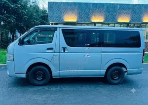 Toyota HiAce 2005 Silver