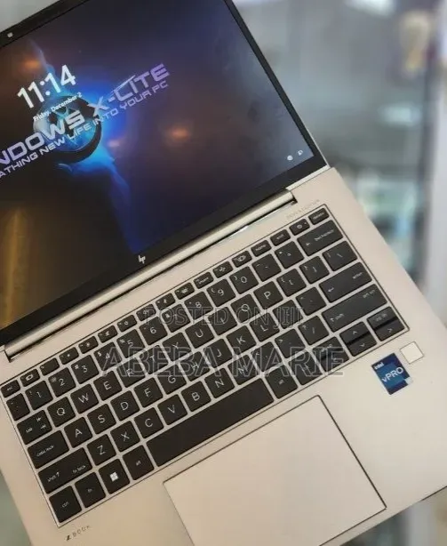 New Laptop HP ZBook Firefly 14 G10 16GB Intel Core i7 SSD 512GB