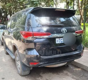 Toyota Fortuner 2.8 D AWD 2022 Black