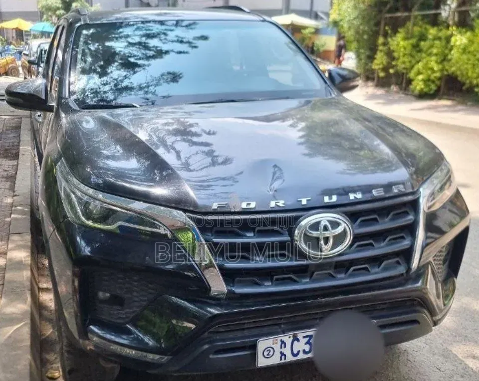 Toyota Fortuner 2.8 D AWD 2022 Black