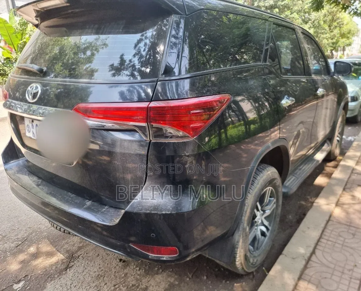 Toyota Fortuner 2.8 D AWD 2022 Black