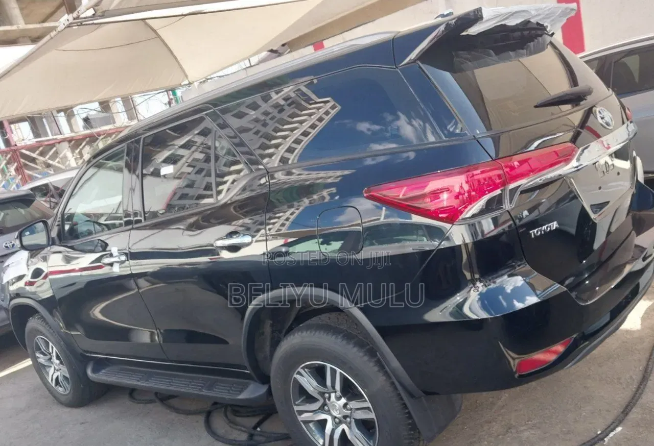 Toyota Fortuner 2.8 D AWD 2022 Black