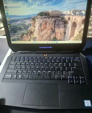 New Laptop Alienware 13 R2 16GB Intel Core i5 SSD 256GB