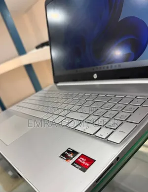 New Laptop HP 16GB AMD Ryzen 5 SSD 512GB