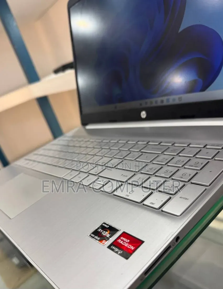 New Laptop HP 16GB AMD Ryzen 5 SSD 512GB