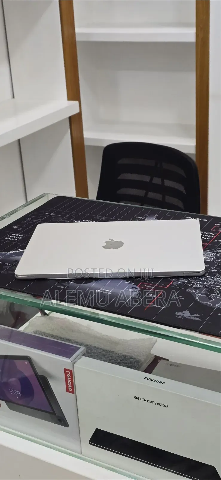 New Laptop Apple MacBook Air 2024 M3 16GB Apple M3 SSD 256GB