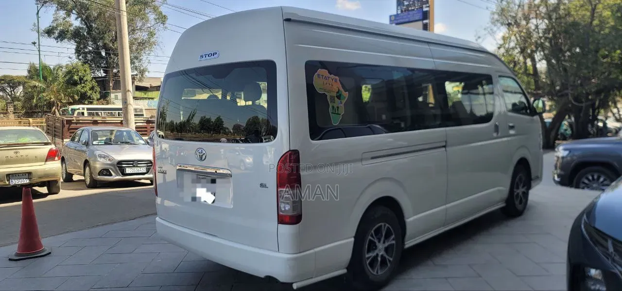 Toyota HiAce 2023 White