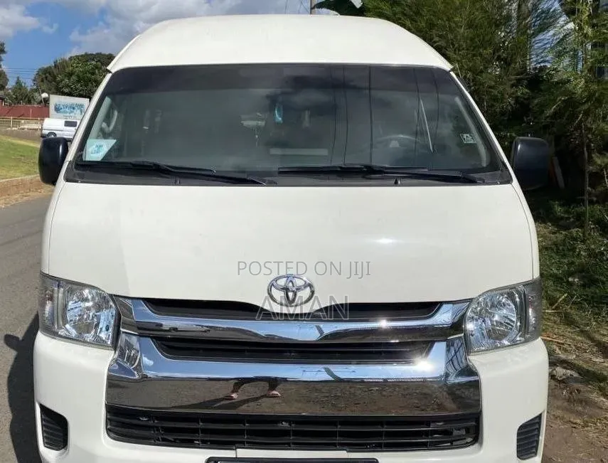 Toyota HiAce 2023 White