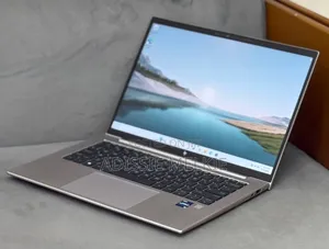 New Laptop HP ZBook Firefly 14 G10 16GB Intel Core i5 SSD 512GB