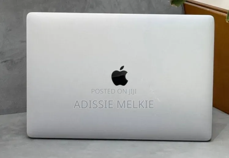 New Laptop Apple MacBook Pro 2019 32GB Intel Core i9 SSD 512GB
