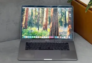 New Laptop Apple MacBook Pro 2019 32GB Intel Core i9 SSD 512GB