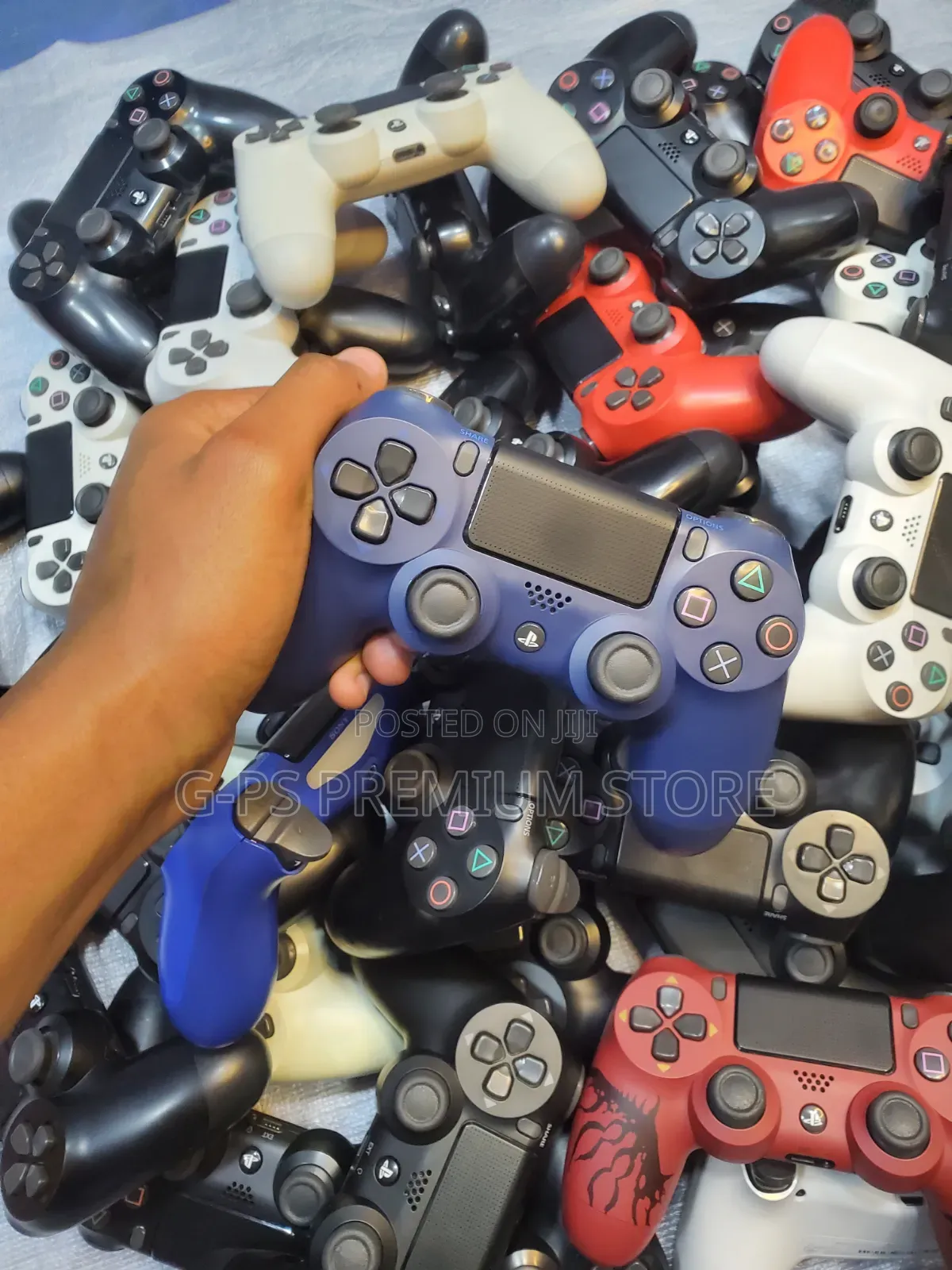 8.  the Ultimate Control: ኦርጂናል የ Ps4 ጄስቲክ እኛጋር!