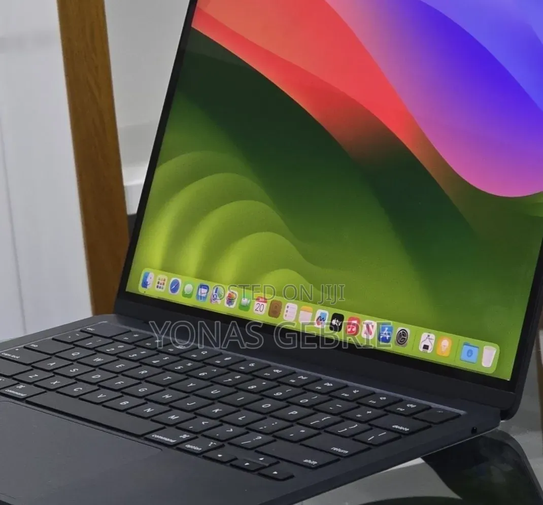 New Laptop Apple MacBook 16GB Apple M2 SSD 512GB