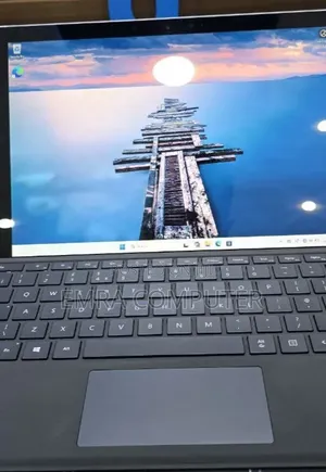 New Laptop Apple 8GB Intel Core i5 SSD 256GB