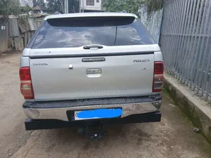 Toyota Hilux 2013 Silver