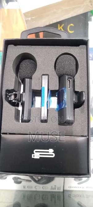  Wireless Microphone