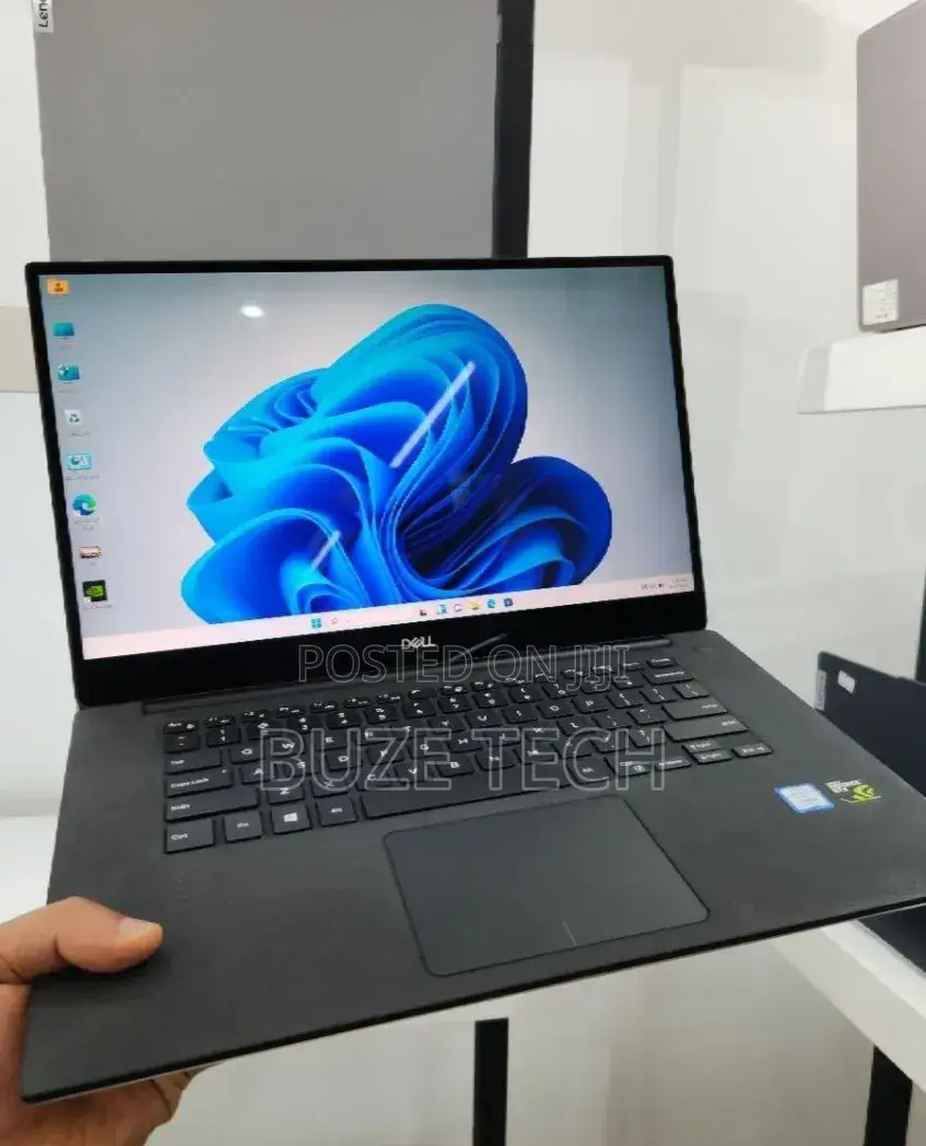 New Laptop Dell 16GB Intel Core i7 SSD 512GB