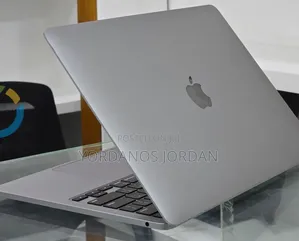New Laptop Apple MacBook Pro 2020 M1 8GB Apple M1 SSD 512GB
