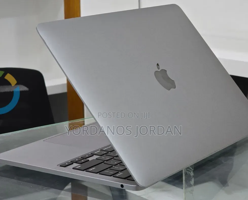 New Laptop Apple MacBook Pro 2020 M1 8GB Apple M1 SSD 512GB