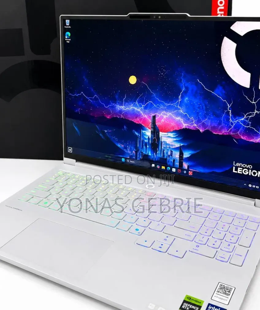 New Laptop Lenovo Legion Pro 7 32GB Intel Core Ultra 9 SSD 1T