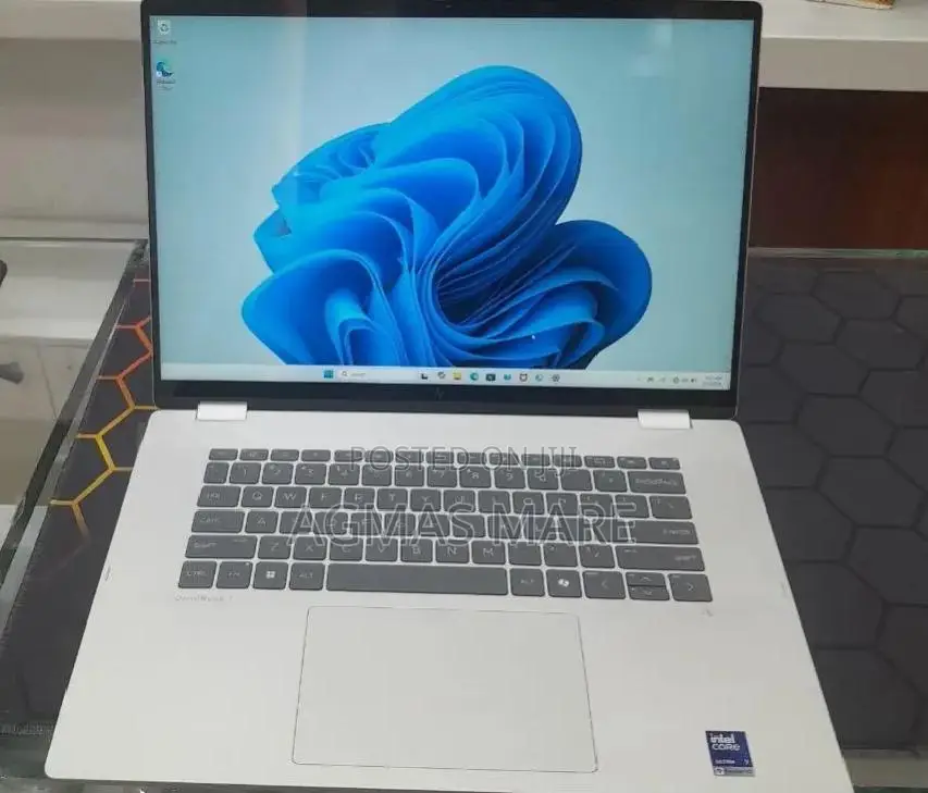 New Laptop HP OmniBook X Flip 14" 16GB Intel Core Ultra 7 SSD 1T