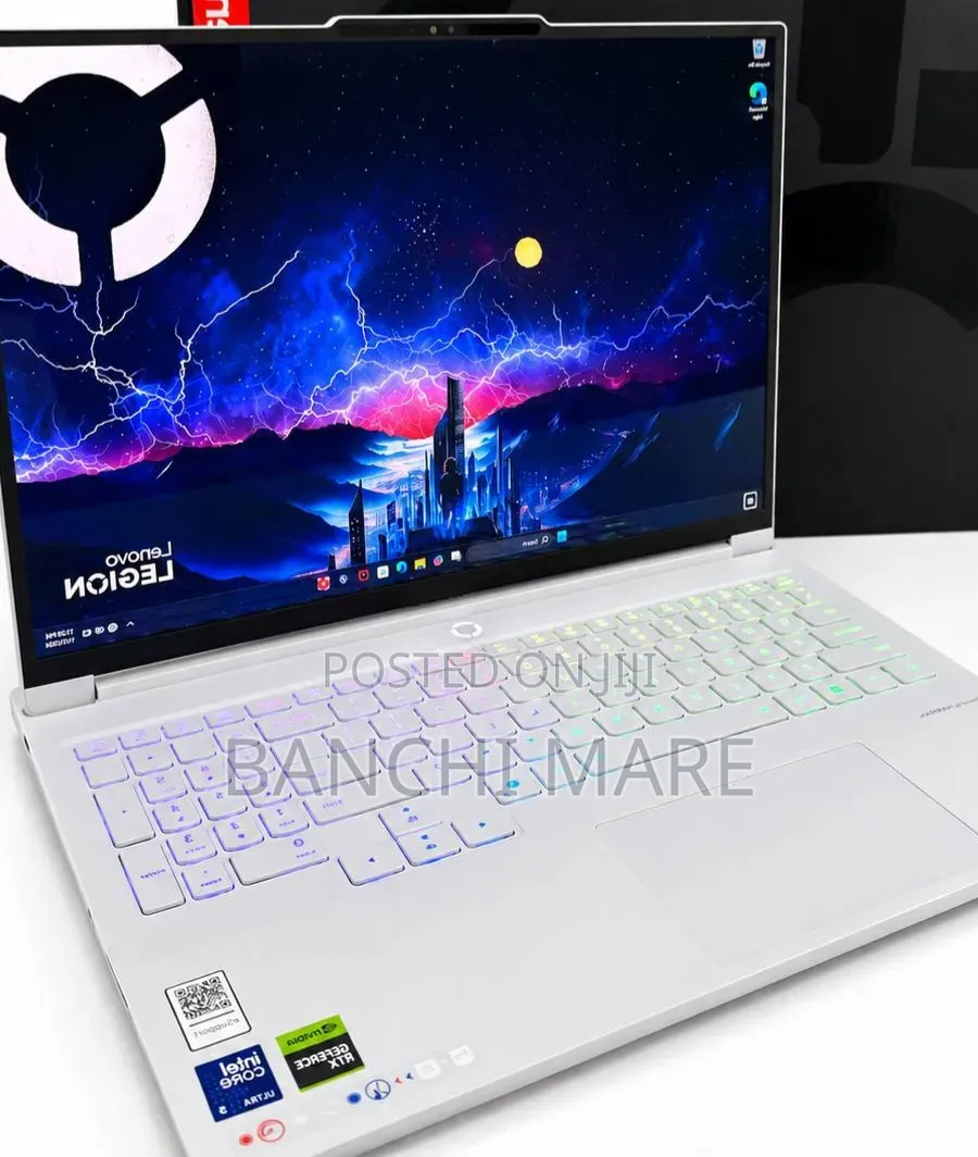 New Laptop Lenovo Legion Pro 7 32GB Intel Core Ultra 9 SSD 1T