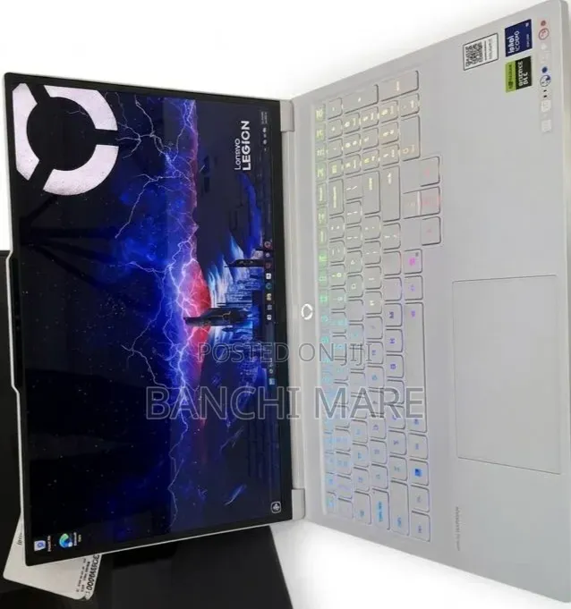 New Laptop Lenovo Legion Pro 7 32GB Intel Core Ultra 9 SSD 1T