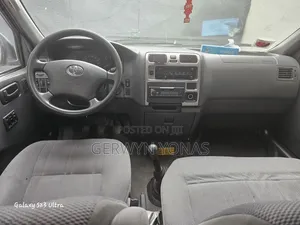 Toyota HiAce 2008 Silver