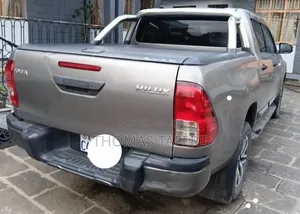 Toyota Hilux 2020 Silver