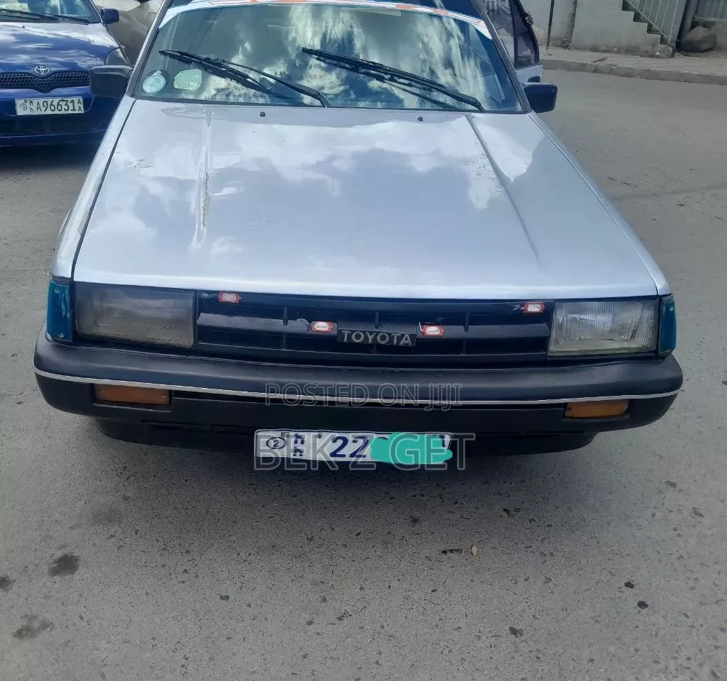 Toyota Corolla II 1986 Silver