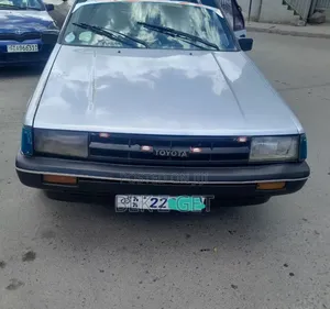 Toyota Corolla II 1986 Silver