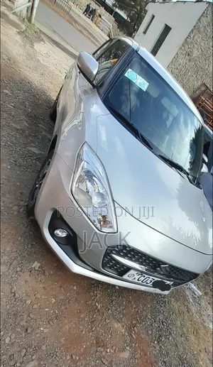 Suzuki Swift 2022 Silver