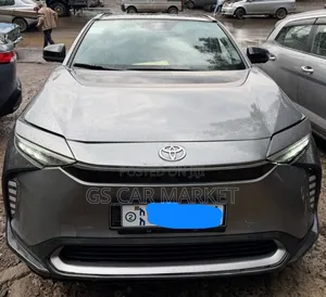 Toyota bZ4X 71.4 kWh FWD 2023 Silver