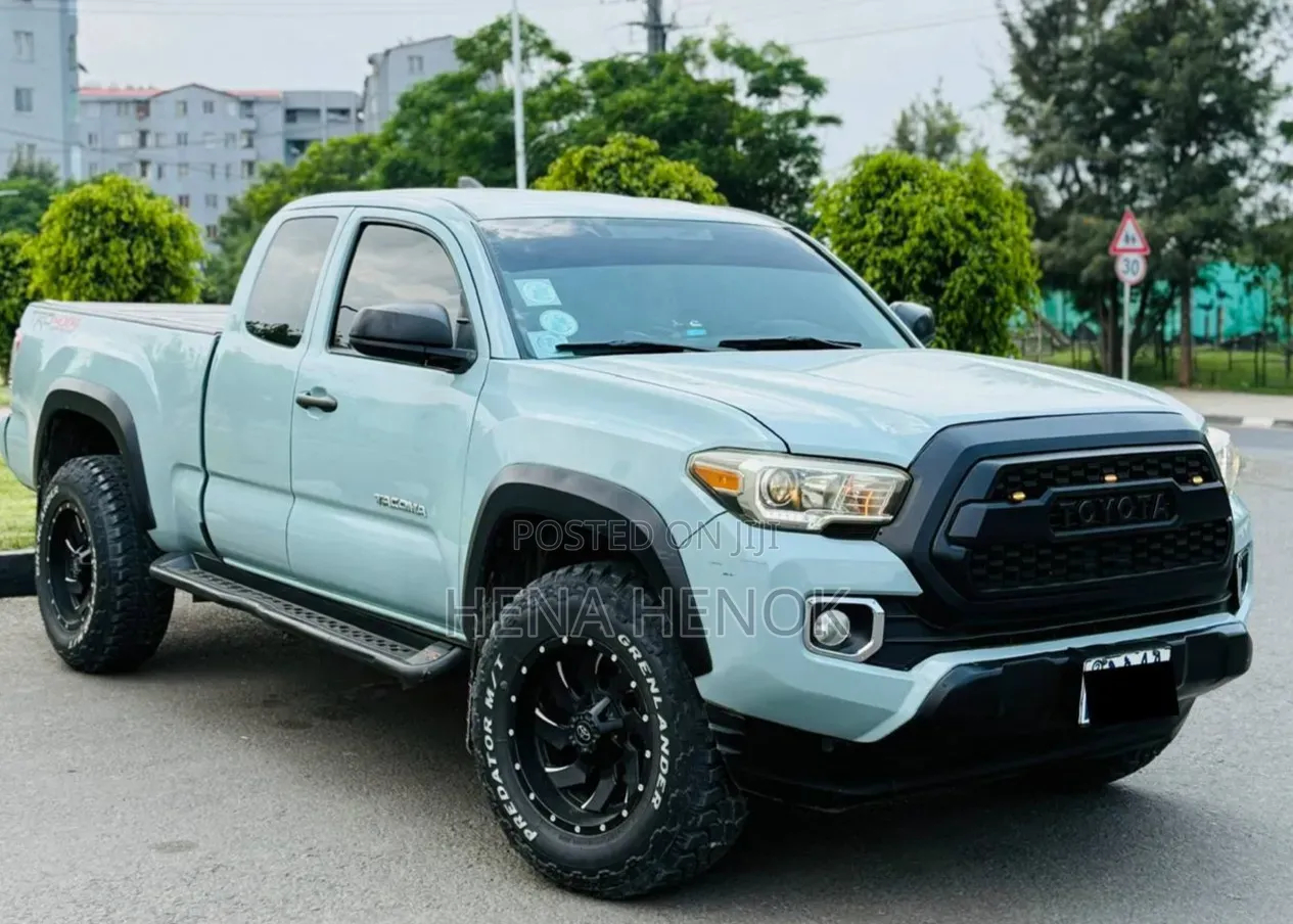 Toyota Tacoma 2020 Blue