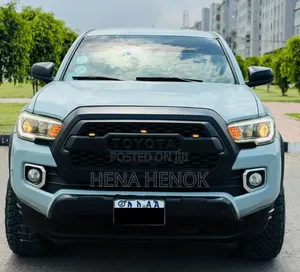 Toyota Tacoma 2020 Blue