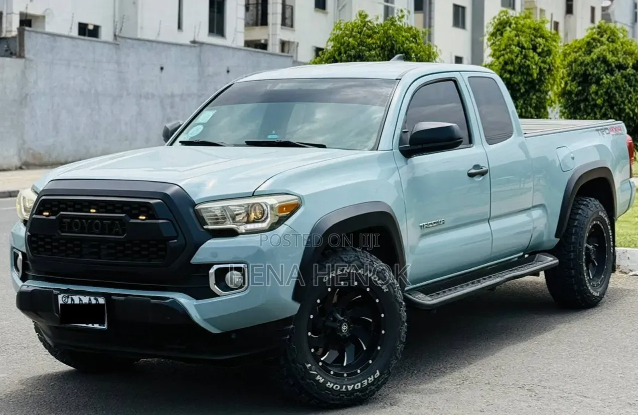 Toyota Tacoma 2020 Blue