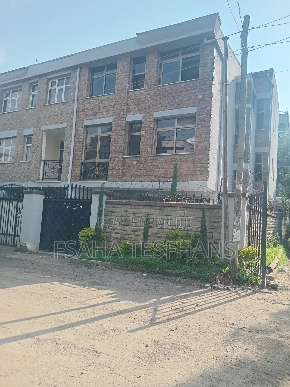 4bdrm House in G+1, Yeka for rent
