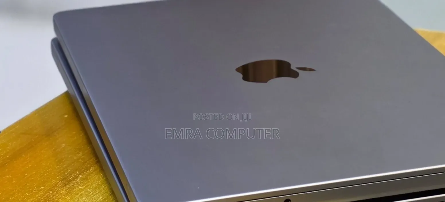 New Laptop Apple MacBook Pro 2020 M1 32GB Apple M1 SSD 512GB