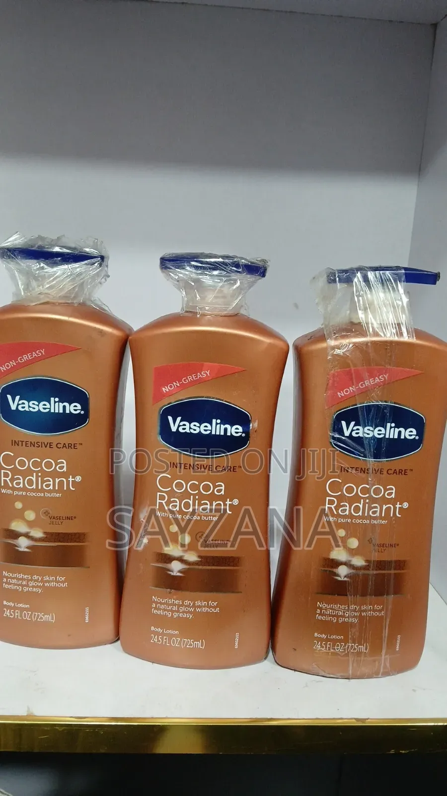 This Is a 725ml of Vaseline Intensive Care Cocoa Radiant Body Lotion.
